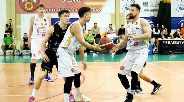 Forma koszykarzy Basketu Piła-Powiat Pilski rośnie z meczu na mecz