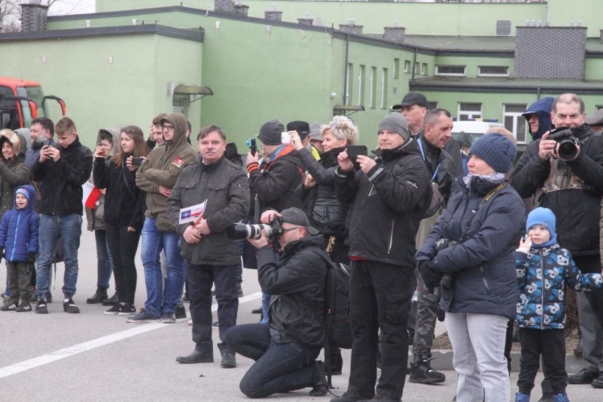 Wojskowe pojazdy, pokazy i grochówka! Na kieleckiej Bukówce świętowali 20 lat Polski w NATO [ZDJĘCIA]