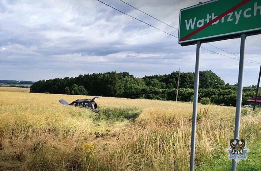 Zderzenie trzech samochodów na drodze pomiędzy Wałbrzychem a...