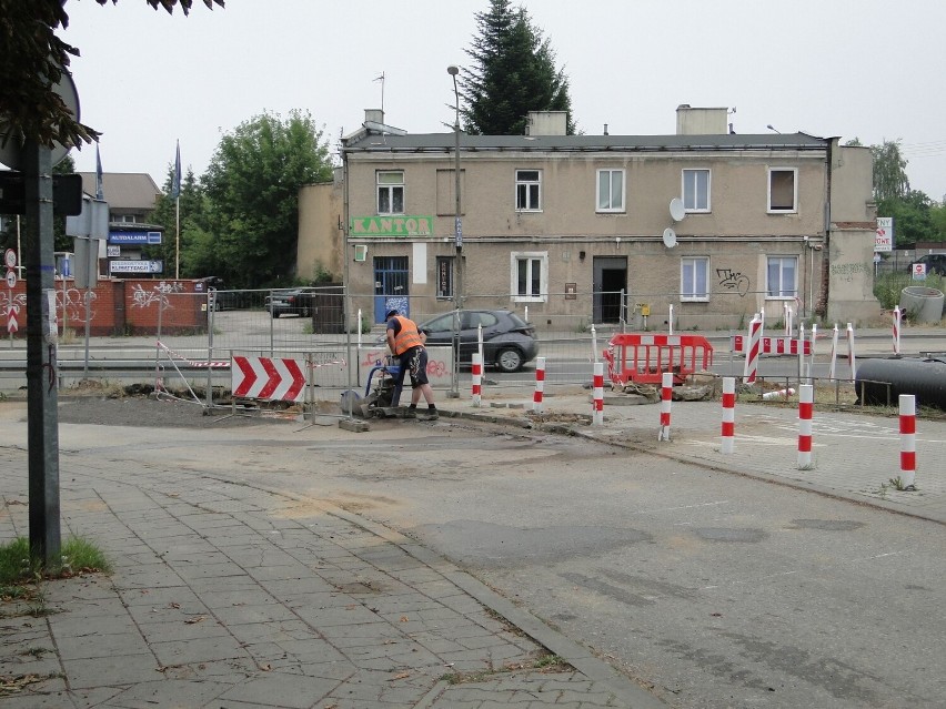 Prace wodociągowe na ulicy Słowackiego w Radomiu spowodowały zmianę komunikacji. Niektórzy kierowcy błądzą