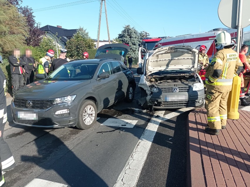 Zderzenie dwóch pojazdów w Granowie. Jedna osoba trafiła do szpitala