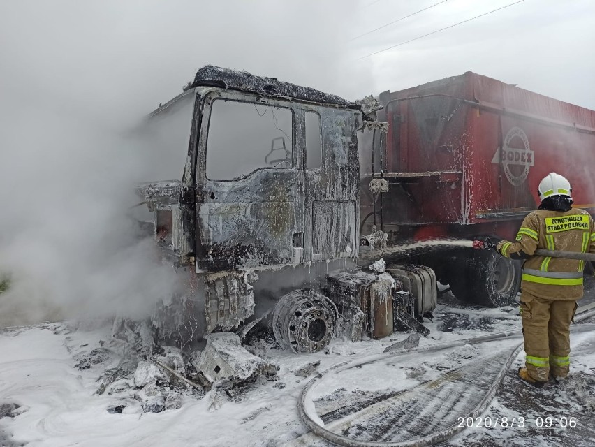Pożar ciężarówki w Pokrzywnie pod Grudziądzem [zdjęcia]