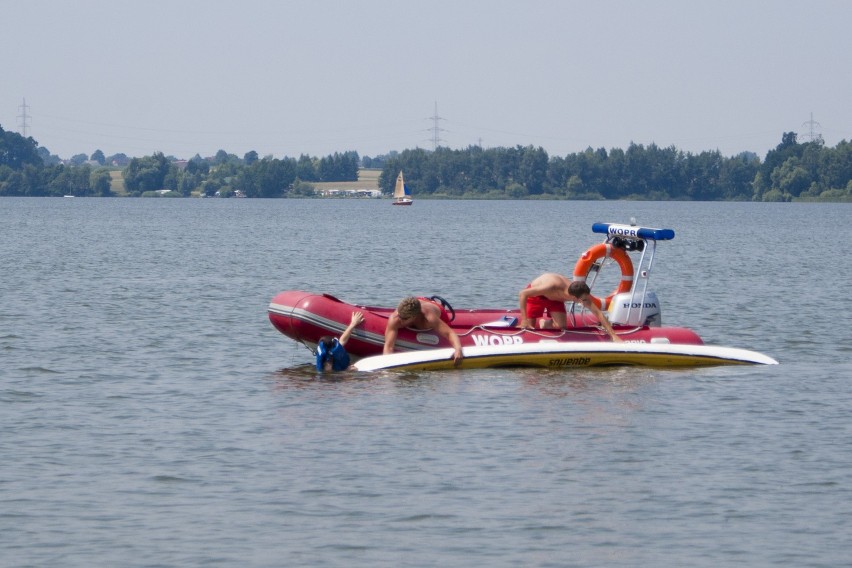 Ratownicy wodni z Ośrodka Sportów Wodnych w Łące niczym nie ustępują tym, ze Słonecznego Patrolu