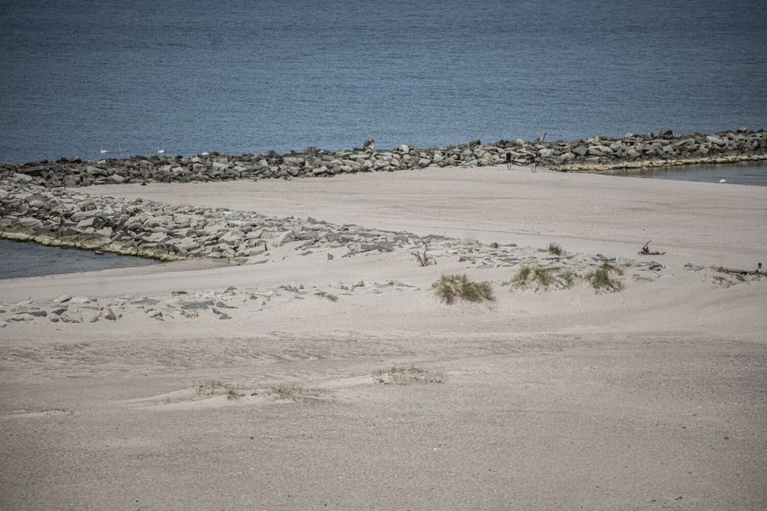 Gigantyczna sztuczna plaża w Jarosławcu powstała w 2018 roku...