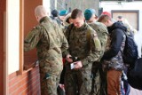 Kto jest chętny na przeszkolenie wojskowe w Lesznie? 