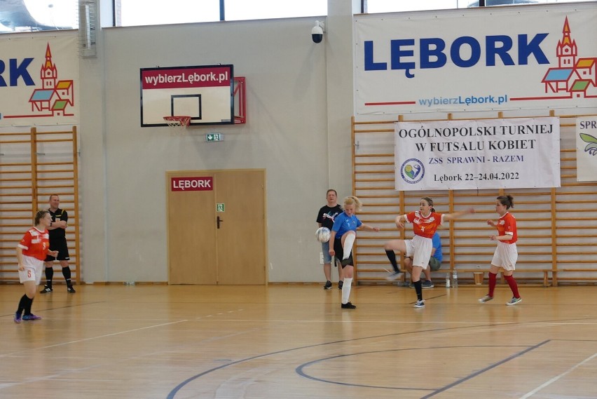 W hali miejskiej w Lęborku rozegrano Ogólnopolski Turniej Futsalu Kobiet ZSS Sprawni Razem.