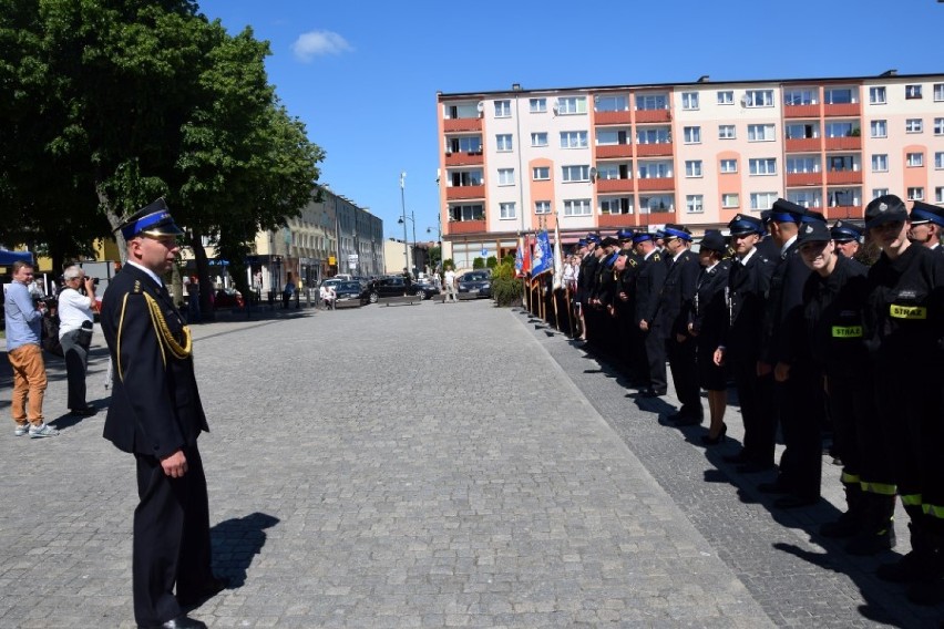 Dzień Strażaka. Strażacy oraz przedstawiciele władz zebrali się na placu Pokoju ZDJĘCIA,WIDEO