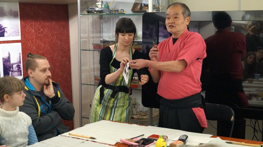 Masakatsu Yoshida zdradził bydgoszczanom tajniki kaligrafii japońskiej [zdjęcia, wideo]