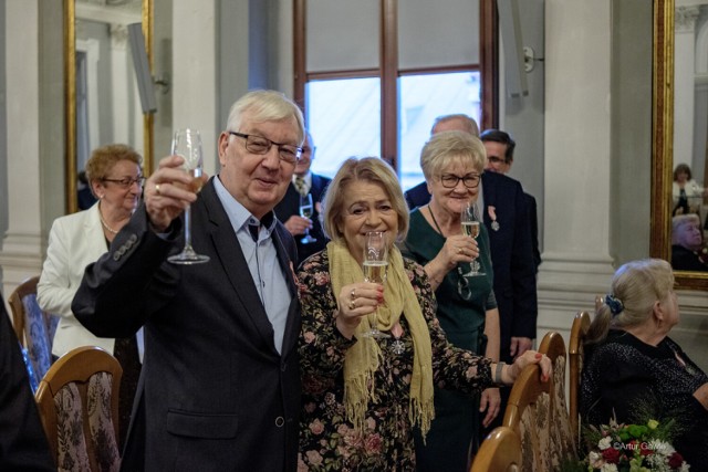 Złote Gody w Sali Lustrzanej w Tarnowie. 15 par przeżyło razem przeszło co najmniej pół wieku, 23.09.2022