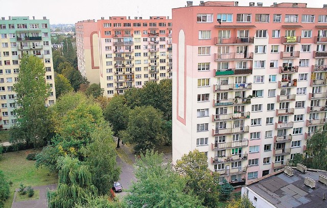 Wyrokiem Sądu Okręgowego w Łodzi Spółdzielnia mieszkaniowa "Czerwony Rynek" została podzielona na dwie. Mieszkańców nikt o tym nie poinformował.