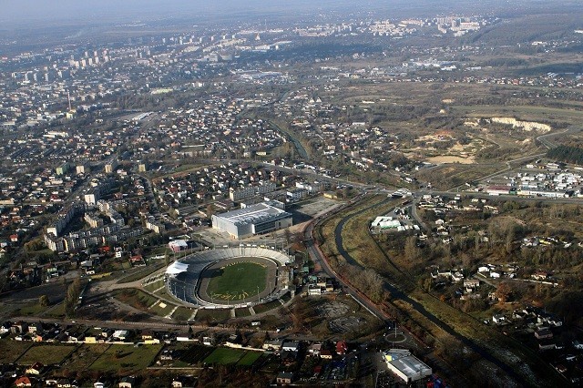 Częstochowa: Stadion żużlowy i Jasna Góra z lotu ptaka [ZOBACZ ZDJĘCIA]