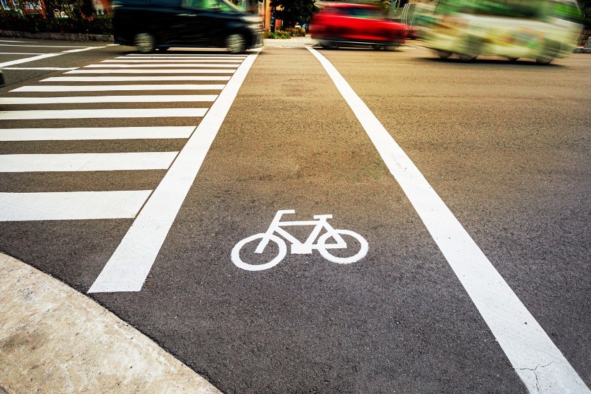 Infrastruktura stworzona z myślą o rowerzystach nie zwalnia...