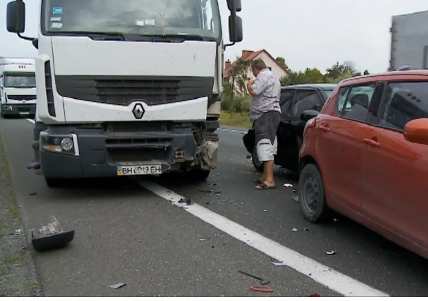 Wypadek Pogórska Wola - ciężarówka najechała na trzy samochody.