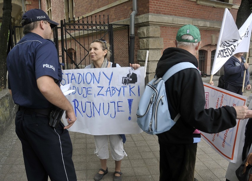 Pikieta mieszkańców Jelitkowa. Protestowali przeciwko władzom Gdańska