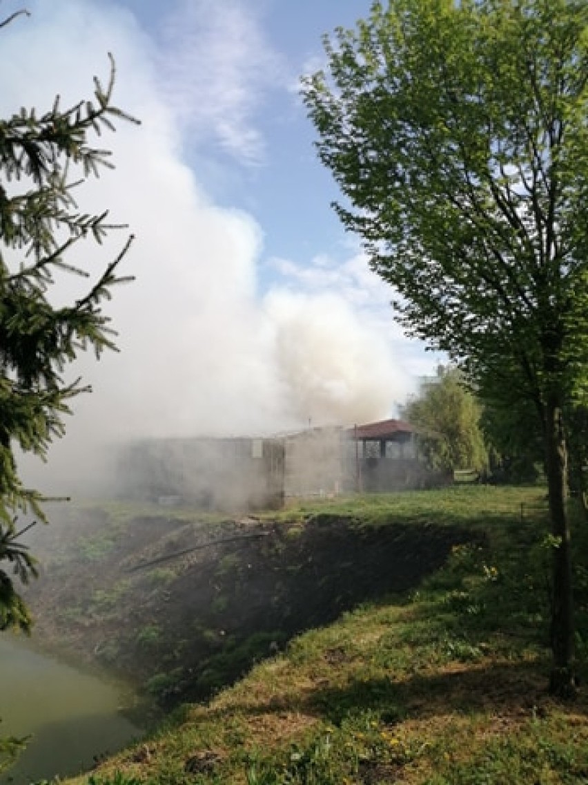 Wybuchł pożar na terenie klasztoru ojców Bernardynów w...