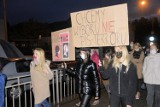 Strajk kobiet w Głogowie. Protest przeszedł ulicami miasta po decyzji TK o zakazie aborcji. ZDJĘCIA