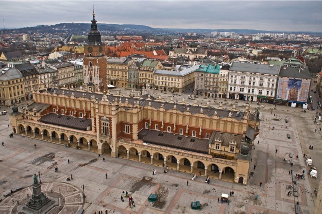 Miejsce 2.: Kraków
Wynik ogólny: 63,23

Kraków zostawił swoich konkurentów o prawie dwa punkty w tyle. Stolica Małopolski może się pochwalić bardzo małą ilością wypadków - o prawie połowę mniejszą niż średnia krajowa. Badacze wyróżnili miasto również za bezpieczeństwo indywidualne.