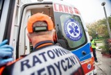 Tragiczny wypadek w Starym Wielisławiu. Nie żyje mężczyzna przygnieciony cysterną. Na miejscu pracuje prokurator i policjanci