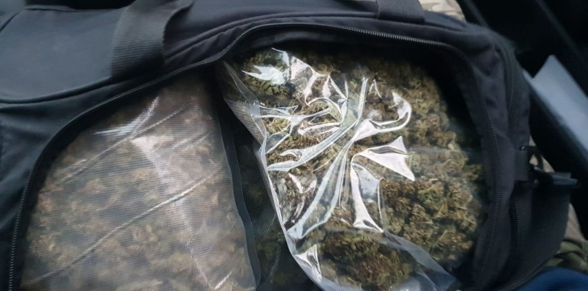 Blisko 2 kg marihuany w sportowej torbie sądeckiego dilera