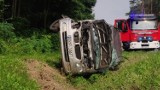 Wypadek śmiertelny w Sulejowie na DK74, 12.07.2021. Samochód osobowy uderzył w ciężarówkę. Nie żyje kierowca - ZDJĘCIA