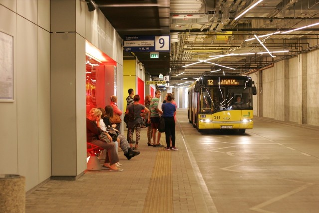 Na dworcu autobusowym w Katowicach dochodzi do pobić i kradzieży