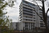 Zachód i centrum Wrocławia się rozbudowuje. Ceny mieszkań kosmiczne, szykują się gigantyczne korki [ZDJĘCIA]