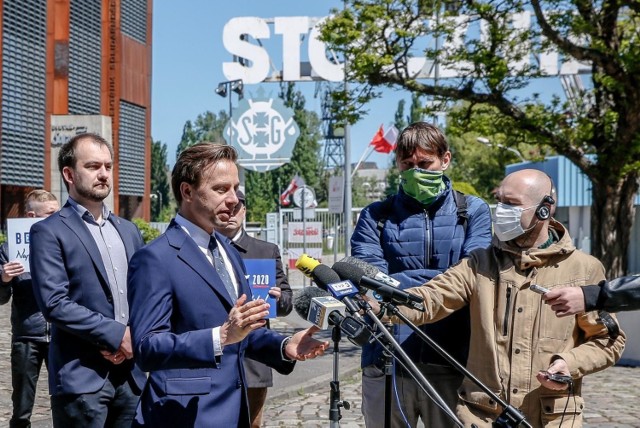 29.05.2020  gdansk. krzysztof bosak z wizyta na pomorzu. plac solidarnosci. konferencja prasowa kandydata w wyborach prezydenckich 2020.
fot. karolina misztal / polska press/dziennik baltycki