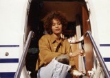 Whitney Houston była ikoną muzyki. Narkotyki zniszczyły jej życie. Od jej śmierci minęło 10 lat