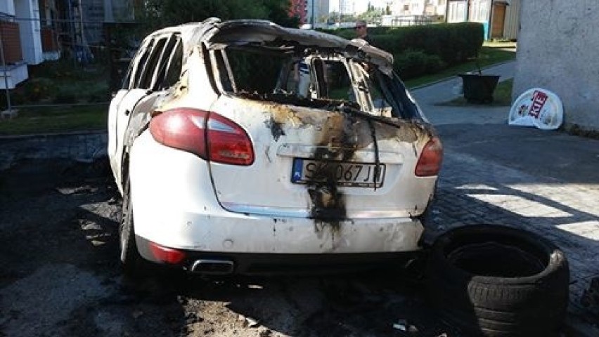 Katowice: spaliło się porsche i opel. To było podpalenie? [ZDJĘCIA]