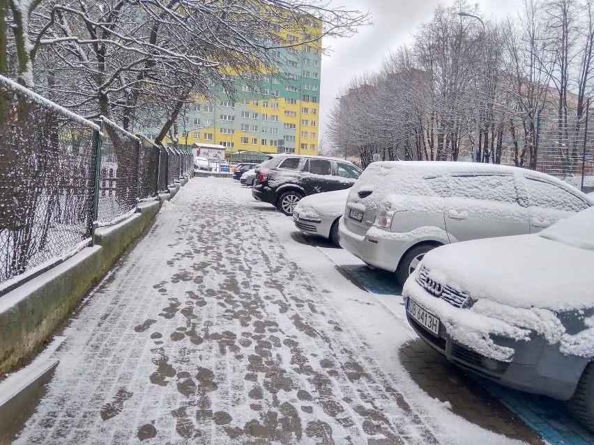 Wałbrzych: Zima nie daje za wygraną. Śnieżny poranek w mieście. A jaka pogoda w najbliższych dniach (ZDJĘCIA)