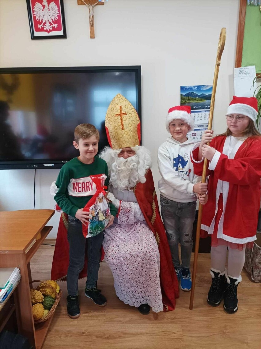 Święty Mikołaj obdarował wszystkie dzieci prezentami