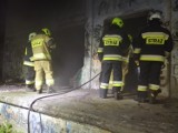 Kolejny raz podpalono budynki na Bazie Paliwowej w Raszówce. Pożar został opanowany