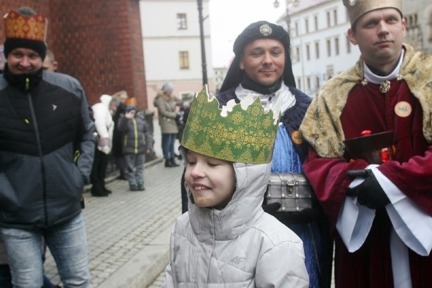 Archiwalne zdjęcia z Orszaku Trzech Króli w Legnicy