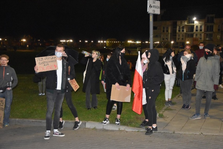 Strajk kobiet w Tczewie. Nie ustają protesty mieszkańców w sprawie decyzji Trybunału Konstytucyjnego