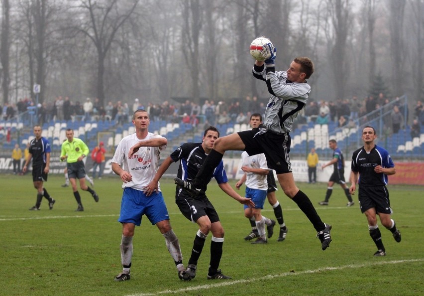 8.11.2008, Kraków: Łukasz Lisak w meczu III ligi Hutnik -...