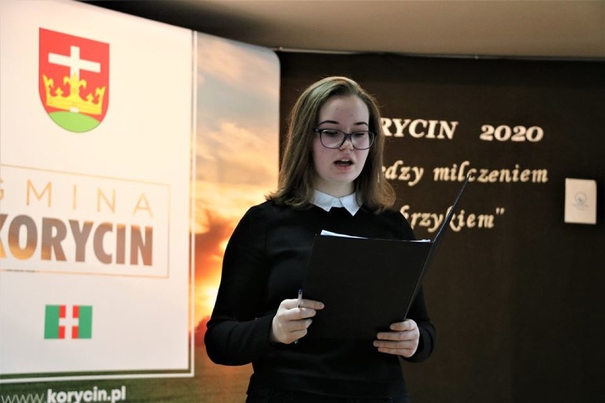 Młodzież z województwa spotkała się w Korycinie. Wszyscy recytowali wiersze Leonardy Szubzdy (zdjęcia)