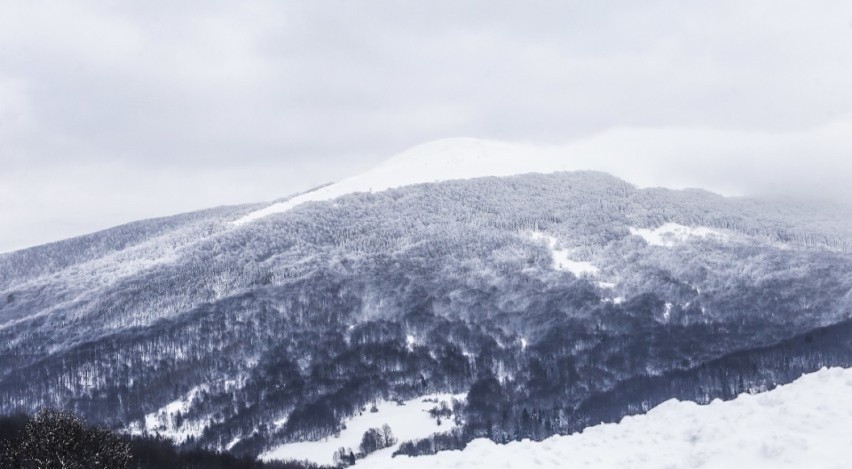 Bieszczady zimą są wyjątkowo piękne. Nie dziwi więc, że tak...