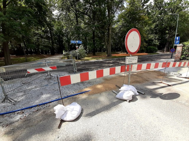 Ruszył remont ulicy Traugutta w Świdnicy. Zerwano już starą nawierzchnię