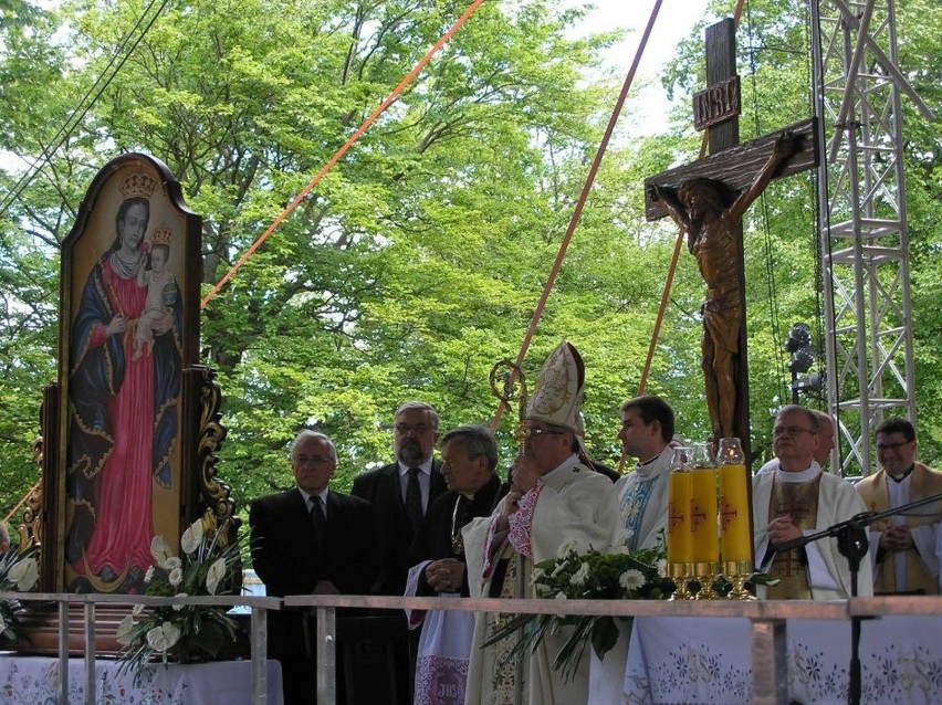 WSCHOWA. W najbliższy czwartek radni wyrażą wolę mieszkańców. Czy miasto przyjmie patronat maryjny? [ZDJĘCIA]