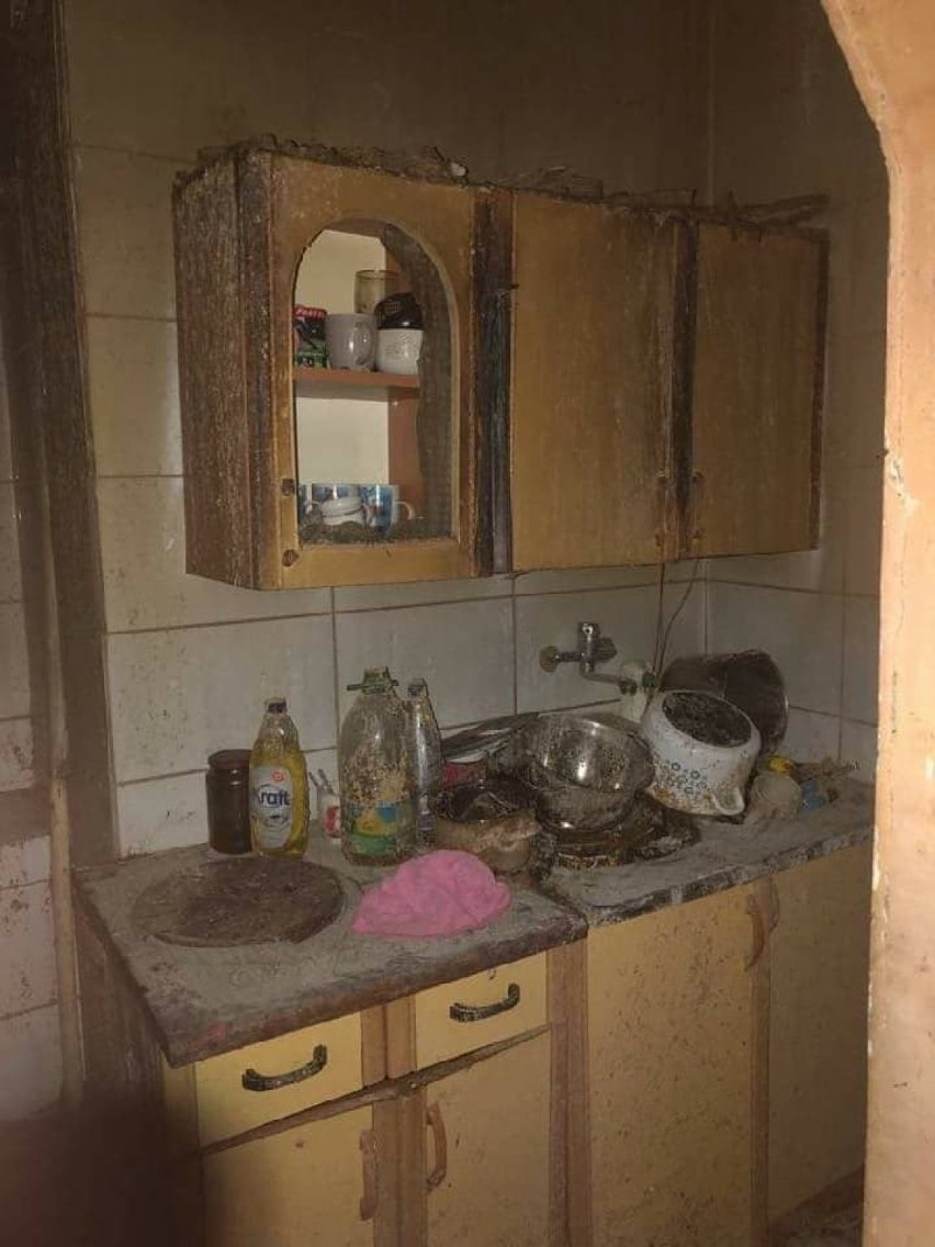 Zniszczony dom po wybuchu gazu we wsi Bagno