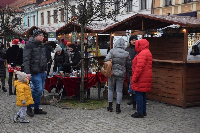 Drugi dzień jarmarku świątecznego w Koninie. Mieszkańcy przygotowują się na święta. Znajdź się na naszych zdjęciach!