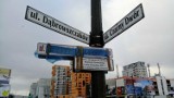 Dekomunizacja ulic w Gdańsku. Ktoś zniszczył tablice informujące o ul. Prezydenta Lecha Kaczyńskiego [zdjęcia] 