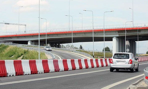 Wjazd na obwodnicę Pabianic między Dobroniem a Chechłem