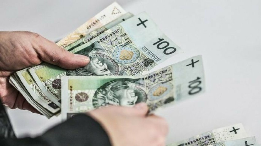 Kwota brutto emerytury przed marcową waloryzacją: 1 700 zł...