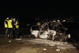 Tragiczny wypadek w Łazisku. Auto osobowe zderzyło się z TIR-em. Zablokowana DK 8