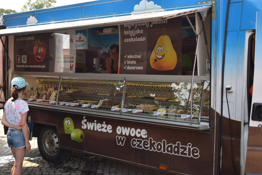 Żarciowozy w Kraśniku. Trwa zlot food trucków na Rynku (ZDJĘCIA)