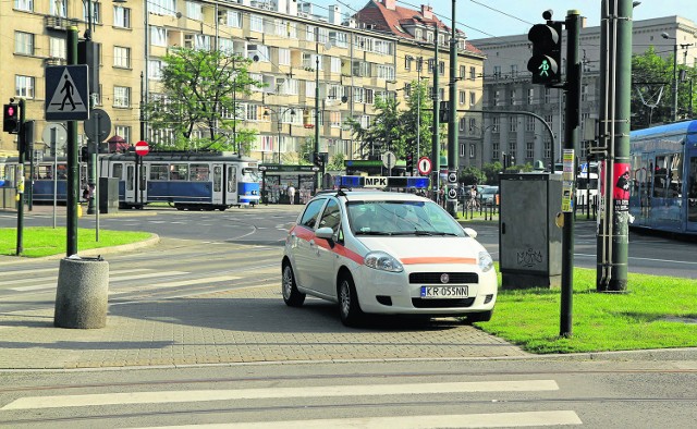 Tak postawiony samochód na skrzyżowaniu Starowiślnej z Dietla zauważył nasz Czytelnik.