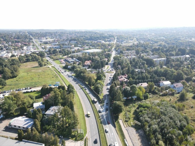 Nowy węzeł został zaprojektowany na ul. Krakowskiej w Wieliczce. Inwestycja pozwoli na bezpieczne włączanie się do ruchu na drodze krajowej nr 94 kierowców jadących z Wieliczki w kierunku Krakowa i Bochni.