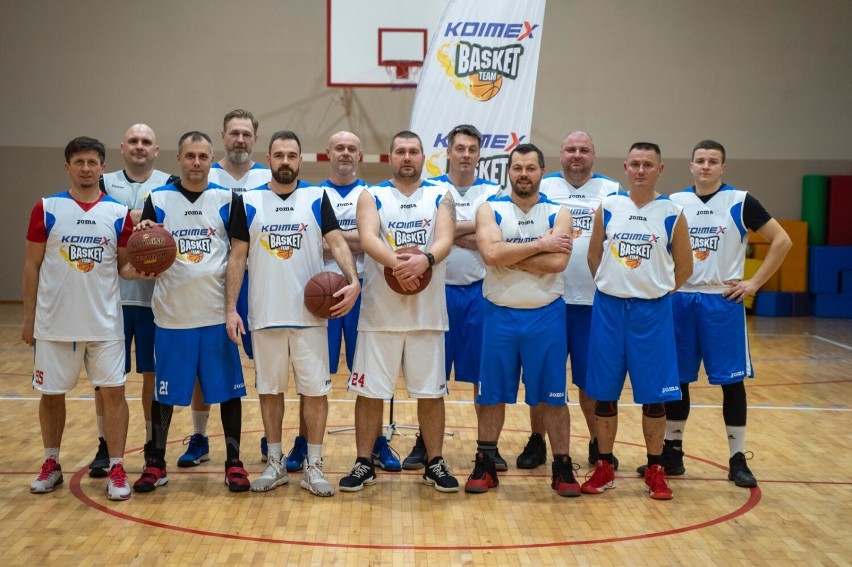 Koimex Basket Team to drużyna, która gra amatorsko w...