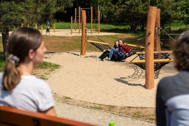 Dzieci z radością spędzają tu czas.